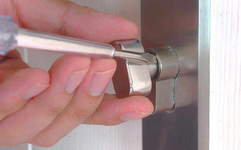 ouverture de porte claquée serrurier Nemours